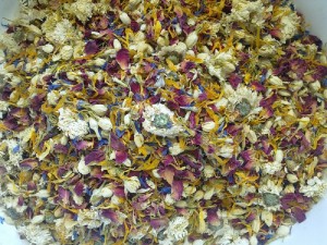 Natural Potpourri Free from added dyes, fragrances or preservatives. Wedding or Soap making. Chrysanthemum Jasmine Rose Petals Calendula and Blue Cornflower